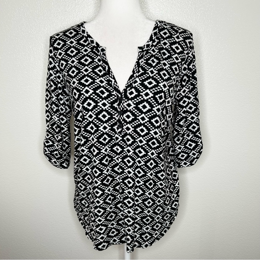 Market & Spruce Stitch Fix Womens Black & White Tribal Print Henley Top Size M